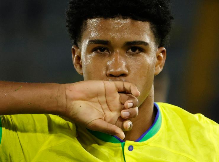 Santos esulta dopo una rete
