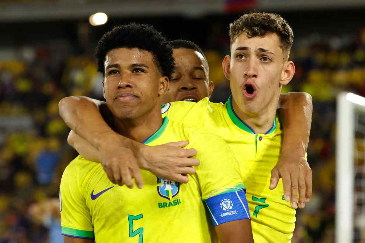 Santos esulta dopo una rete