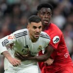 Agoume in azione con Ceballos